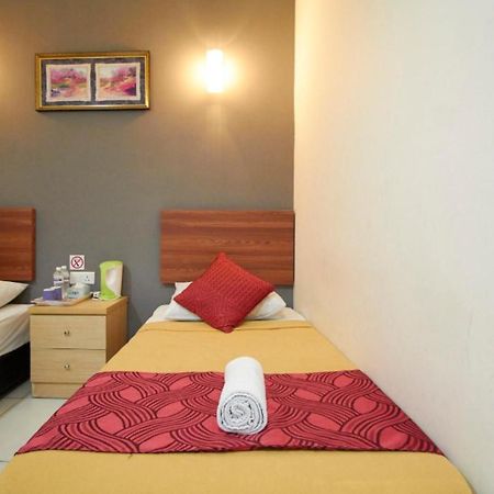 Coop Hotel Putrajaya & Cyberjaya Кампунг Денгкіл Екстер'єр фото