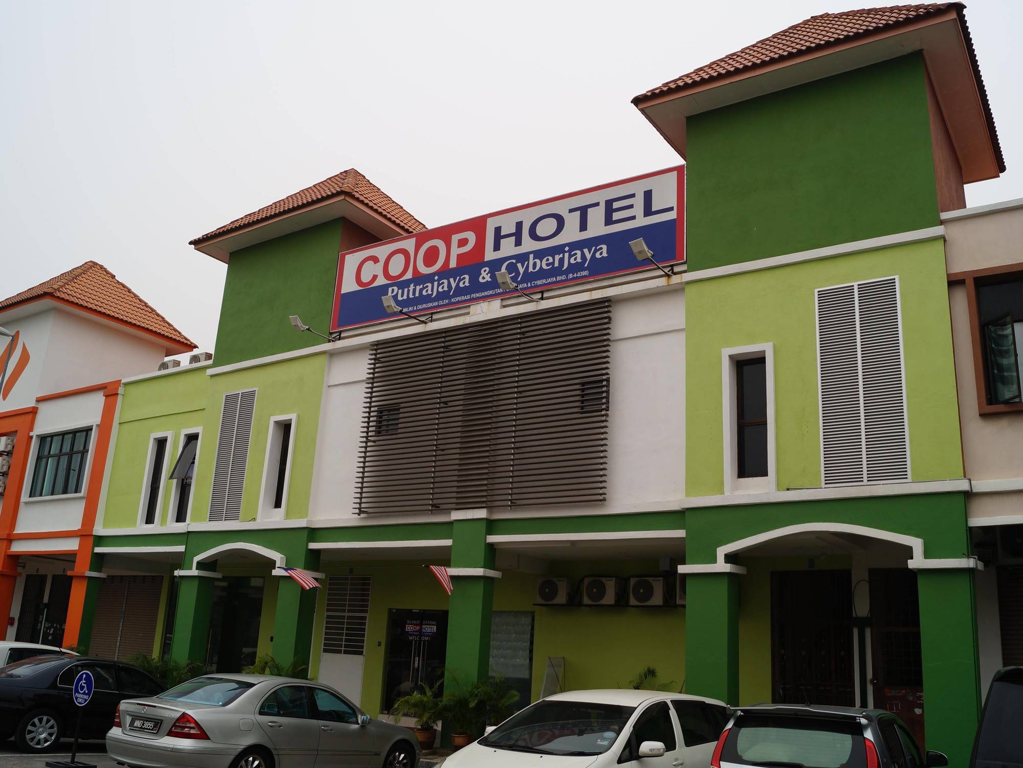 Coop Hotel Putrajaya & Cyberjaya Кампунг Денгкіл Екстер'єр фото